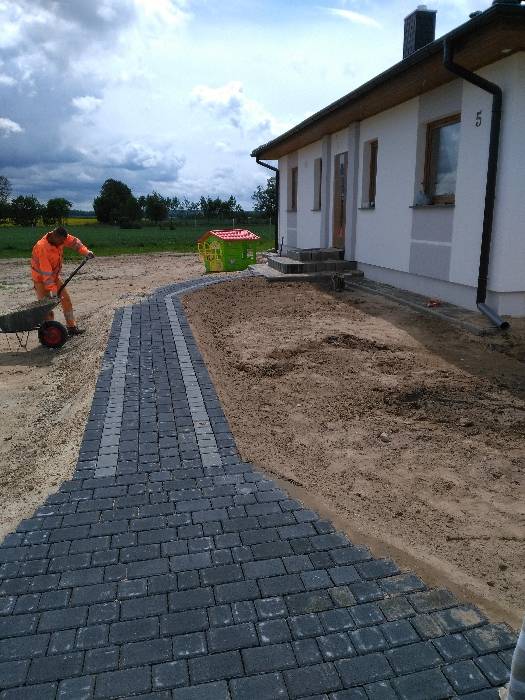 układanie kostki brukowej w Krajence