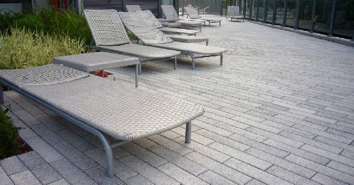 układanie brukowej kostki Chodzież